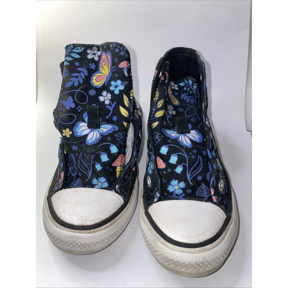 Converse Chuck Taylor Size 11 High Tops With Butterfly. Used- No Laces, Has Hole